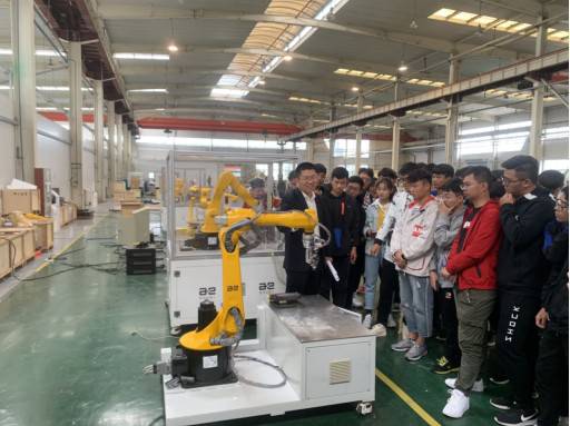 ����C���˰��չ��S�֟��[��һ��