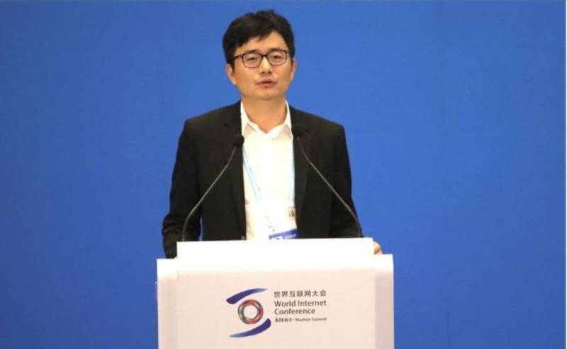 下一代標(biāo)準(zhǔn)化設(shè)備或是機器人 要以AI為核心