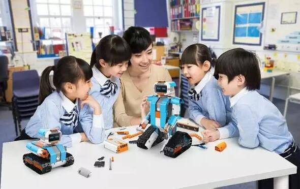 一款“鯨魚機器人”斬獲2019紅點獎機器人設計大獎