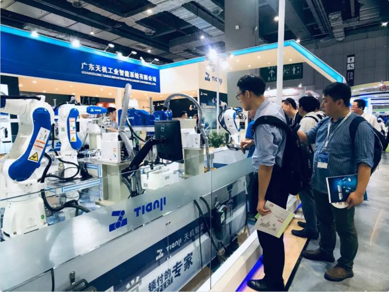 機器人行業美女董事長:工業機器人市場亂戰中,激流勇進資本何在?