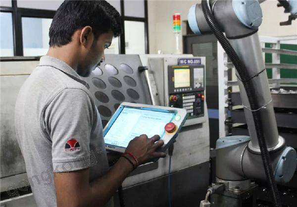 優(yōu)傲機(jī)器人改變無論大小!