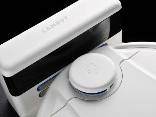 國貨新風(fēng)潮 嵐豹掃地機(jī)器人亮相AWE2019展會(huì)